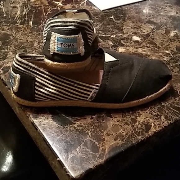 Sold. Black Toms - Picture 5 of 8